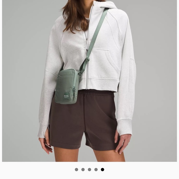 Lululemon Grey Eucalyptus Easy Access Cross Body Bag - Picture 7 of 8